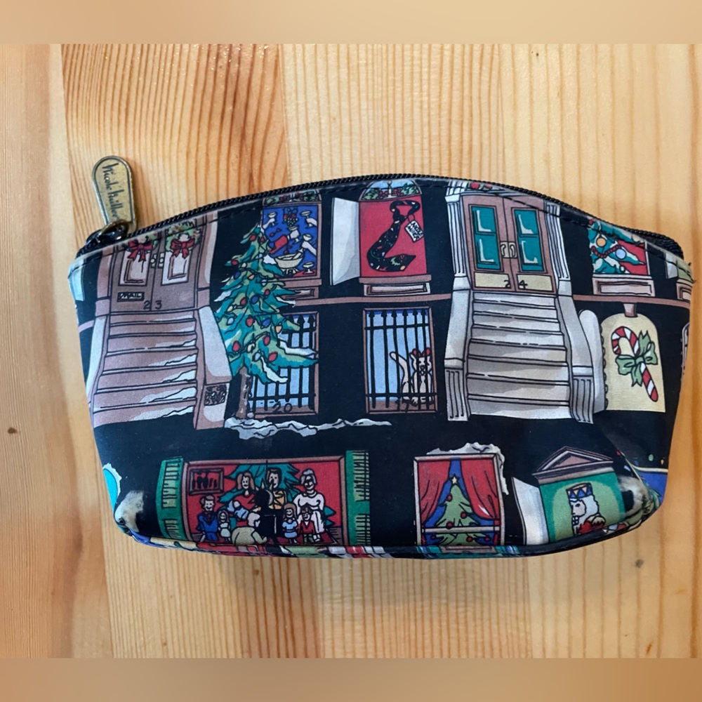 🎄🎅🏻Nicole Miller Silk Christmas Print Makeup Case EUC